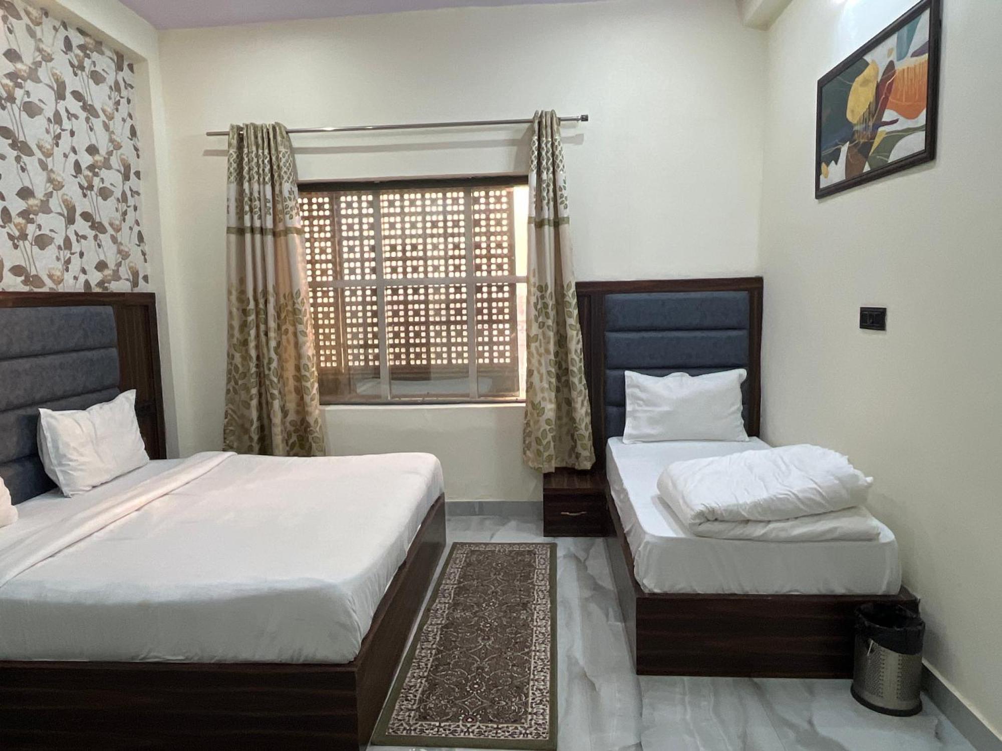 Hotel Snow White Budget Family Rooms - In House Parking - 5G Wifi- Gyser Facility Tājganj Dış mekan fotoğraf
